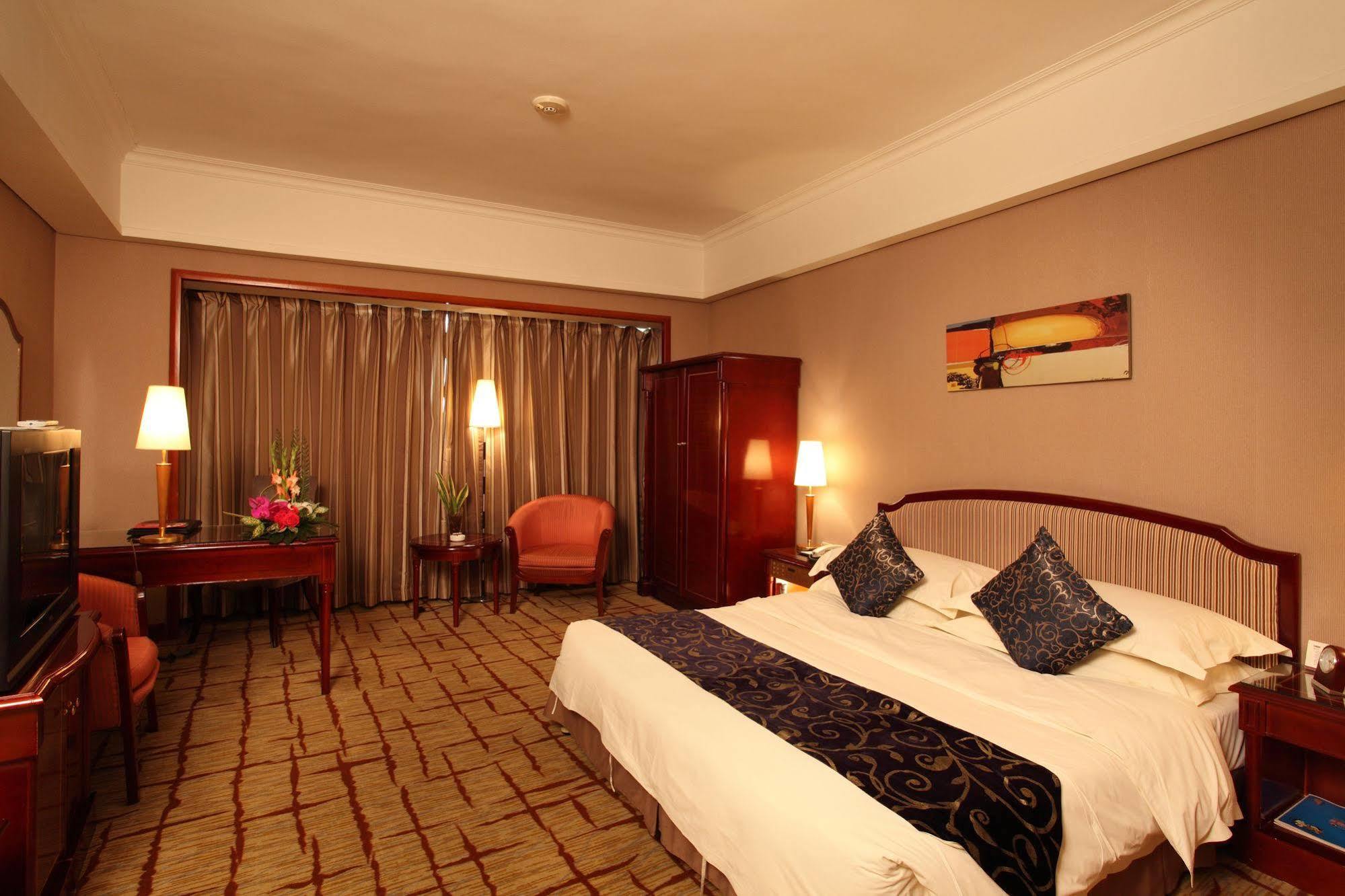 Weilai Conifer Hotel Zhengzhou Exterior foto