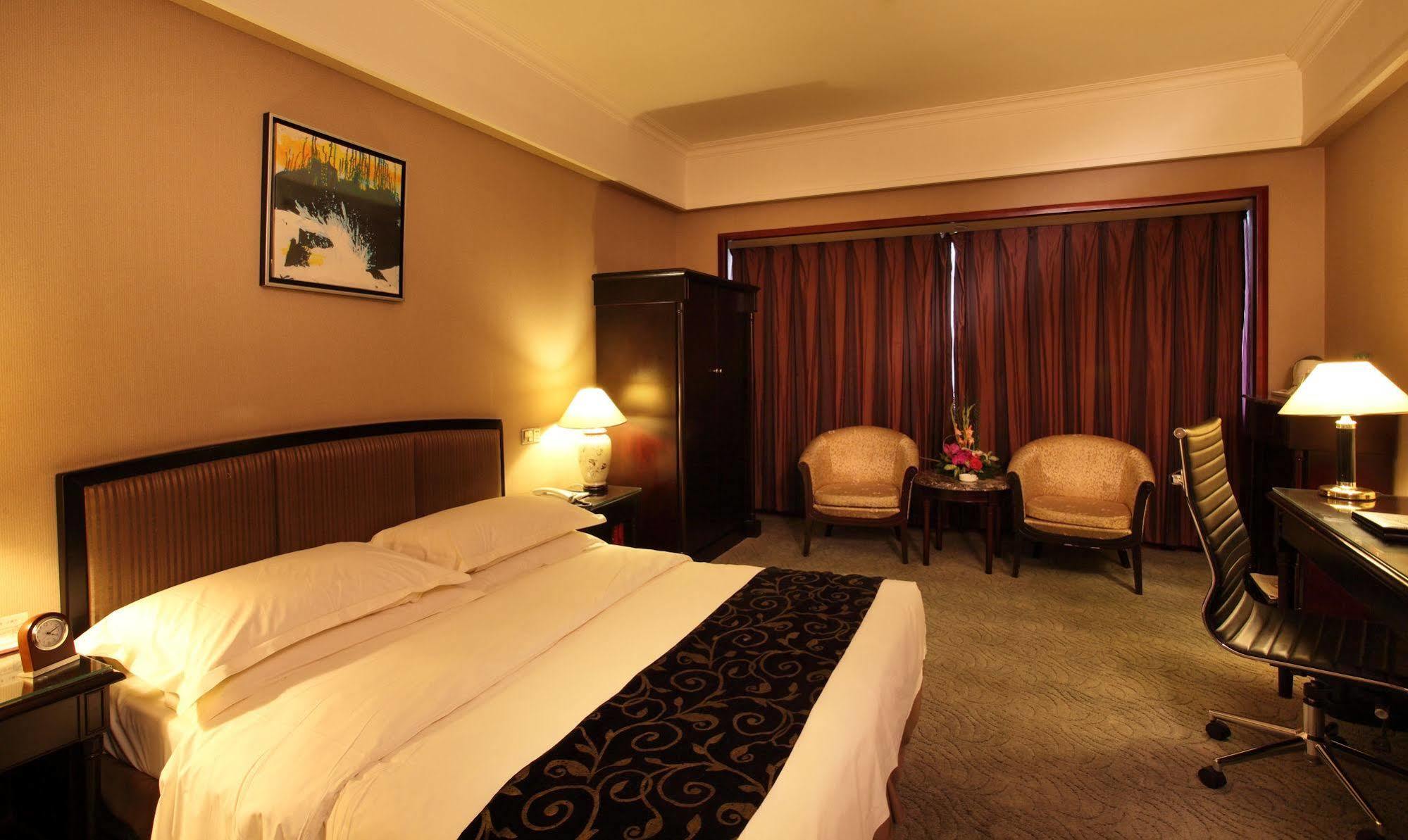 Weilai Conifer Hotel Zhengzhou Exterior foto